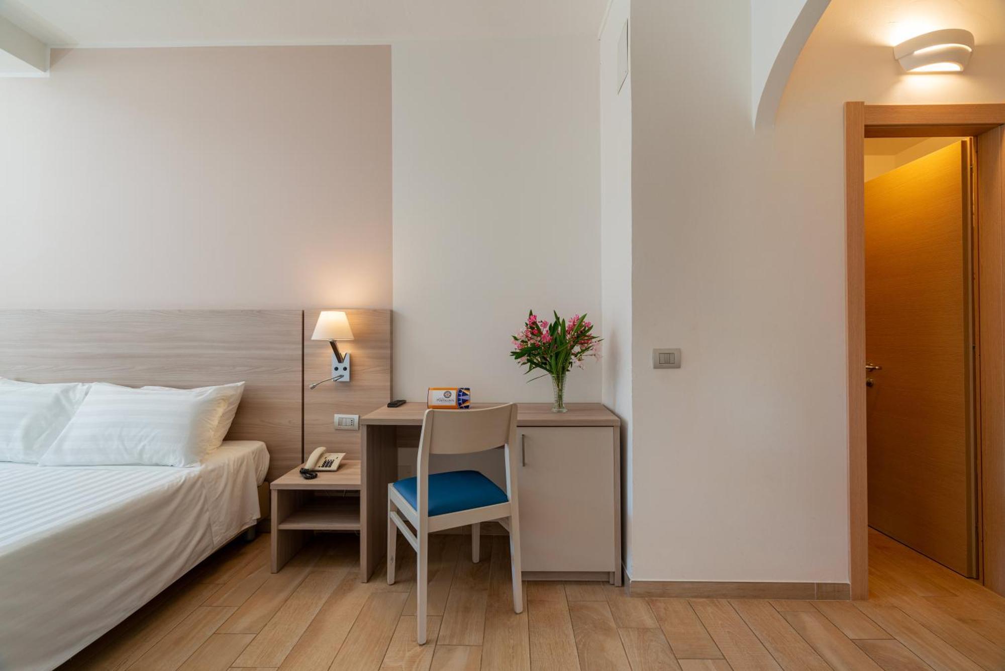 Hotel Portoconte Porto Conte Exterior photo