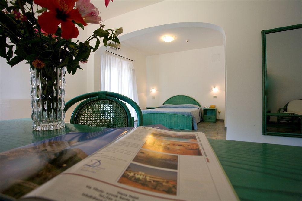 Hotel Portoconte Porto Conte Exterior photo